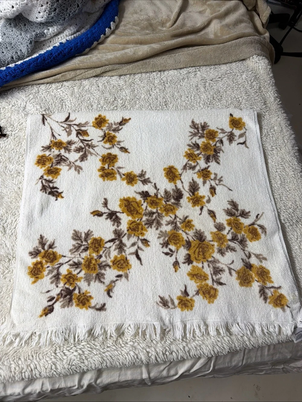 Martex Vtg All Cotton White yellow green Fringed Bath Towel made USA